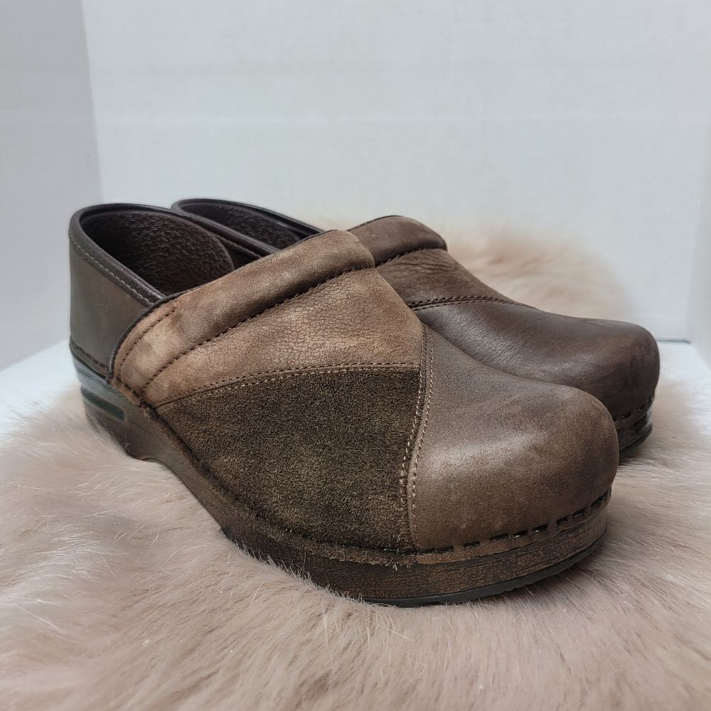 Dansko Brown Leather Patch Clog Shoes Women's Size 38.5